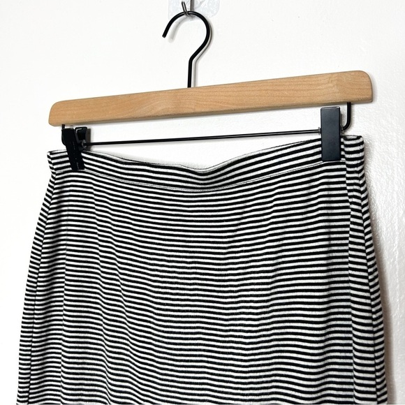 Max Studio Nordstrom Stretchy Knit Black White Stripe Pencil Skirt Small S - Picture 3 of 8